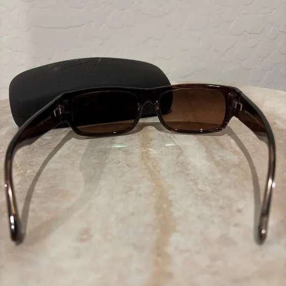 Maui Jim Lava Flow MJ250-10B sunglasses